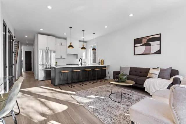 $599,500 | 2636 West Evergreen Avenue, Unit PH, Chicago, IL 60622