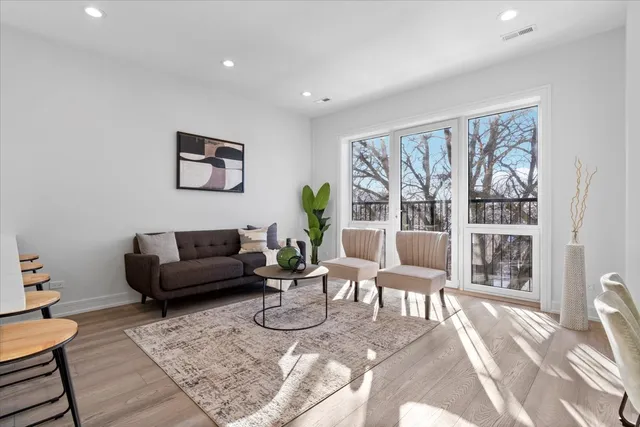 $599,500 | 2636 West Evergreen Avenue, Unit PH, Chicago, IL 60622