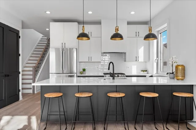 $599,500 | 2636 West Evergreen Avenue, Unit PH, Chicago, IL 60622