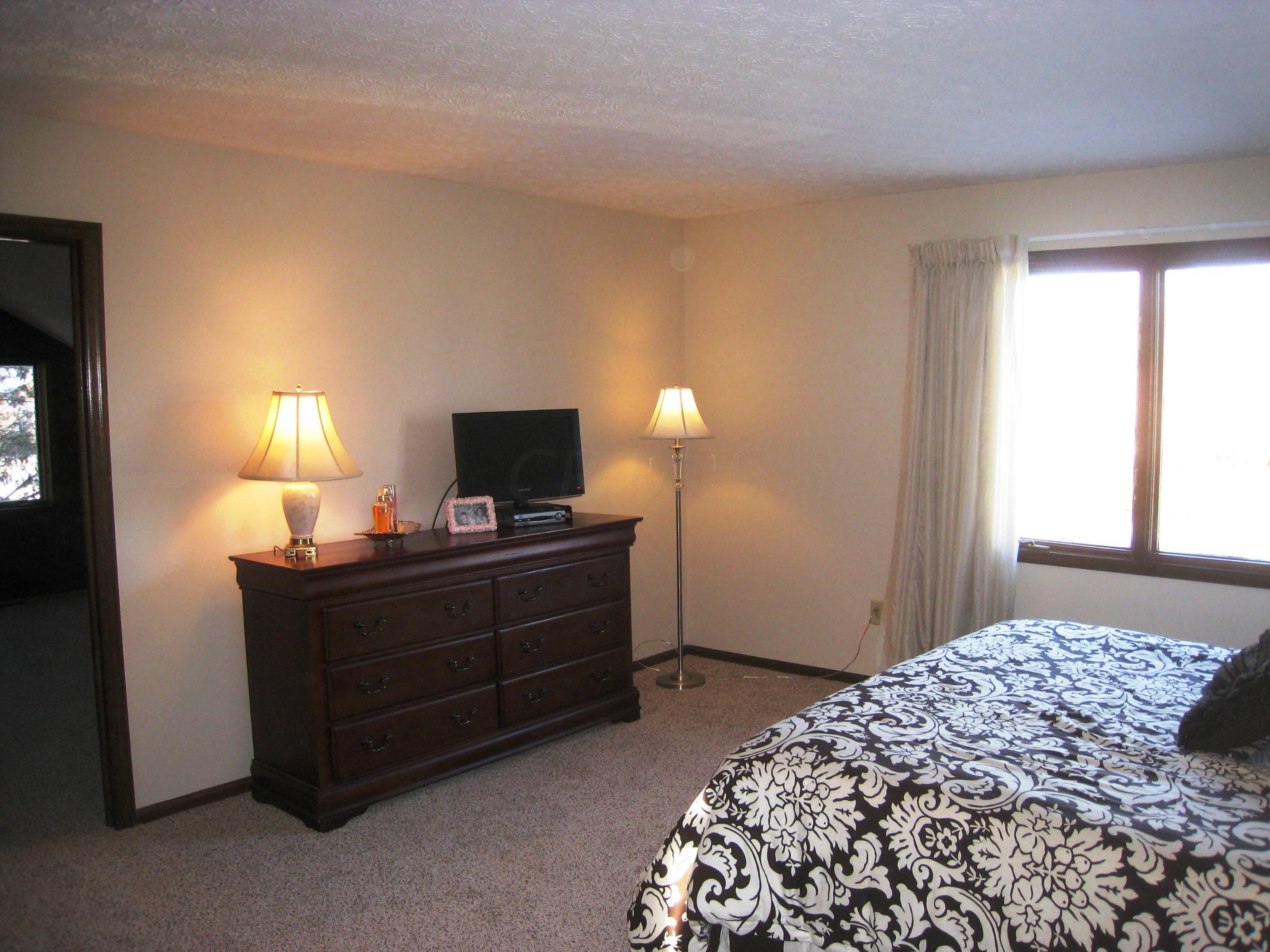 7782 Shermont Road Dublin, OH 43016 - Photo 8 of 30 Gallery Image 8
