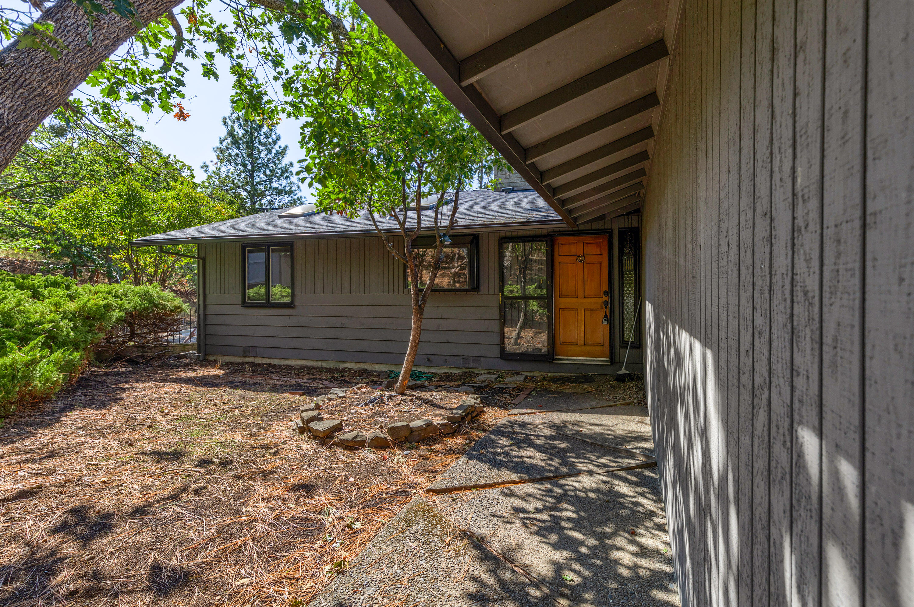 5880 Hillcrest Road Medford, OR 97504 - Photo 7 of 43 a view of a house with a yard