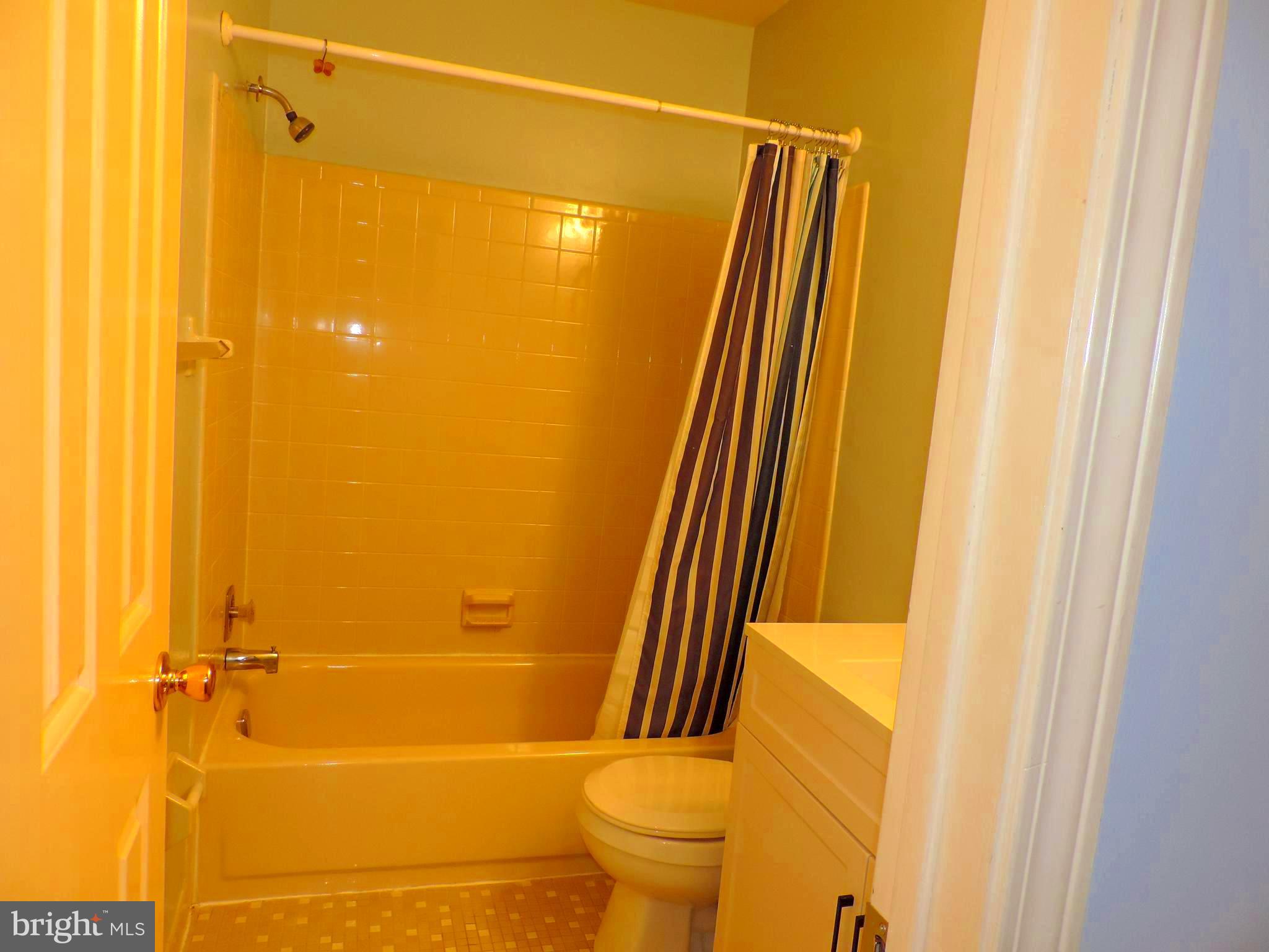 1148 Bartlett Road, Unit 112 Chesterbrook, PA 19087 - Photo 17 of 22 2nd Bathroom