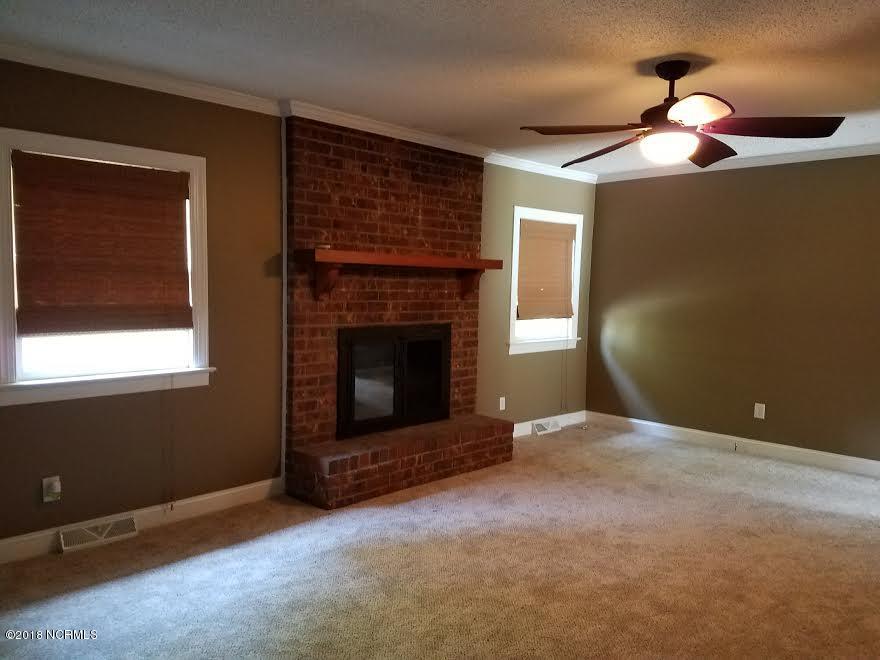 1907 Oxford Road Kinston, NC 28504 - Photo 6 of 12 den