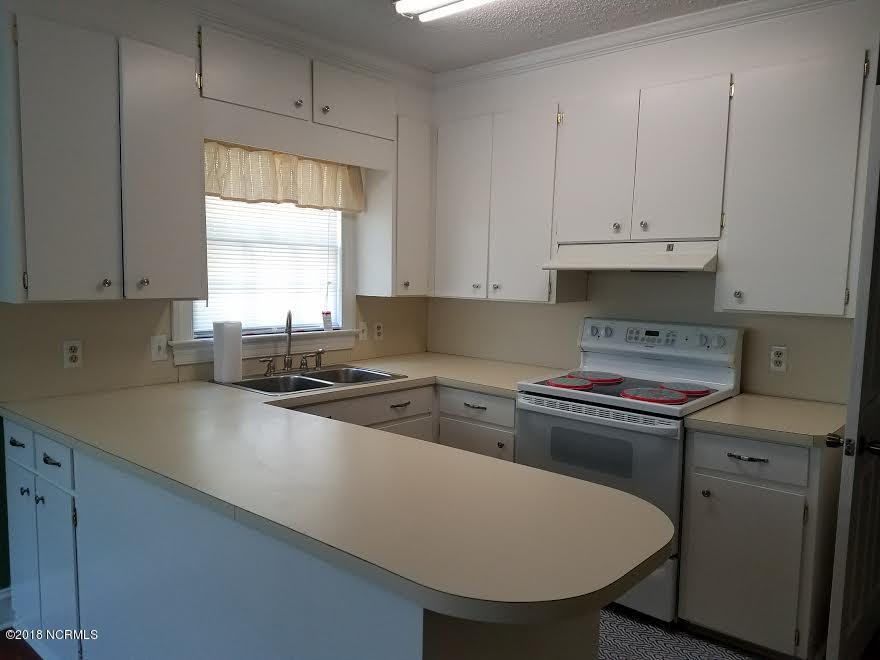 1907 Oxford Road Kinston, NC 28504 - Photo 7 of 12 kitchen