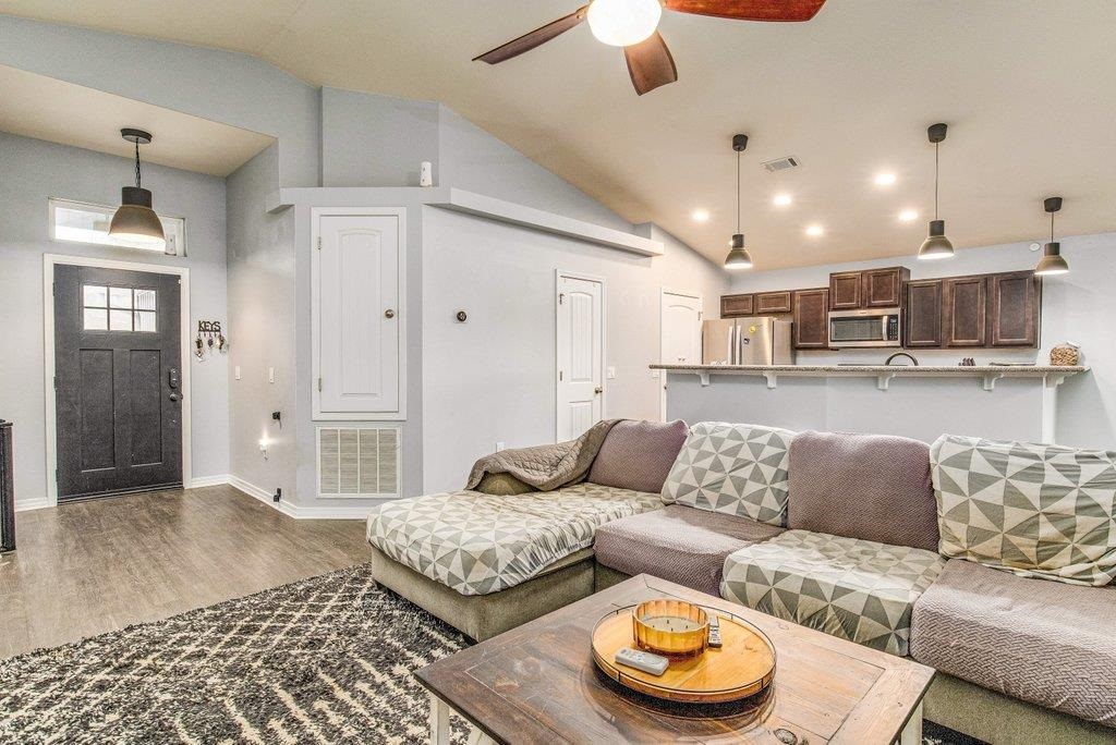 5881 Fairlands Road Milton, FL 32583 - Photo 5 of 35