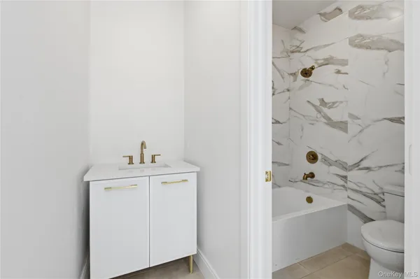 $900,000 | 57 Southfield Falls, Monroe, NY 10950