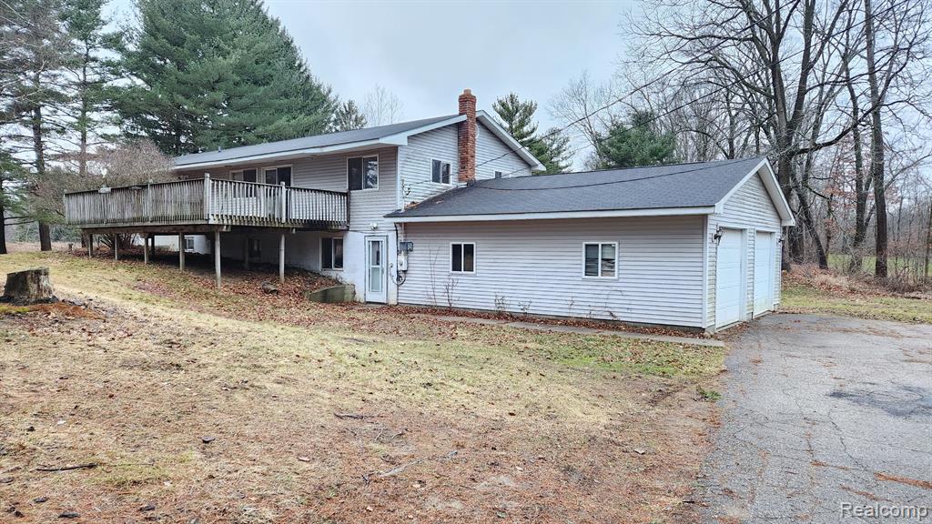 11151 Hartland Road Fenton, MI 48430 - Photo 1 of 30