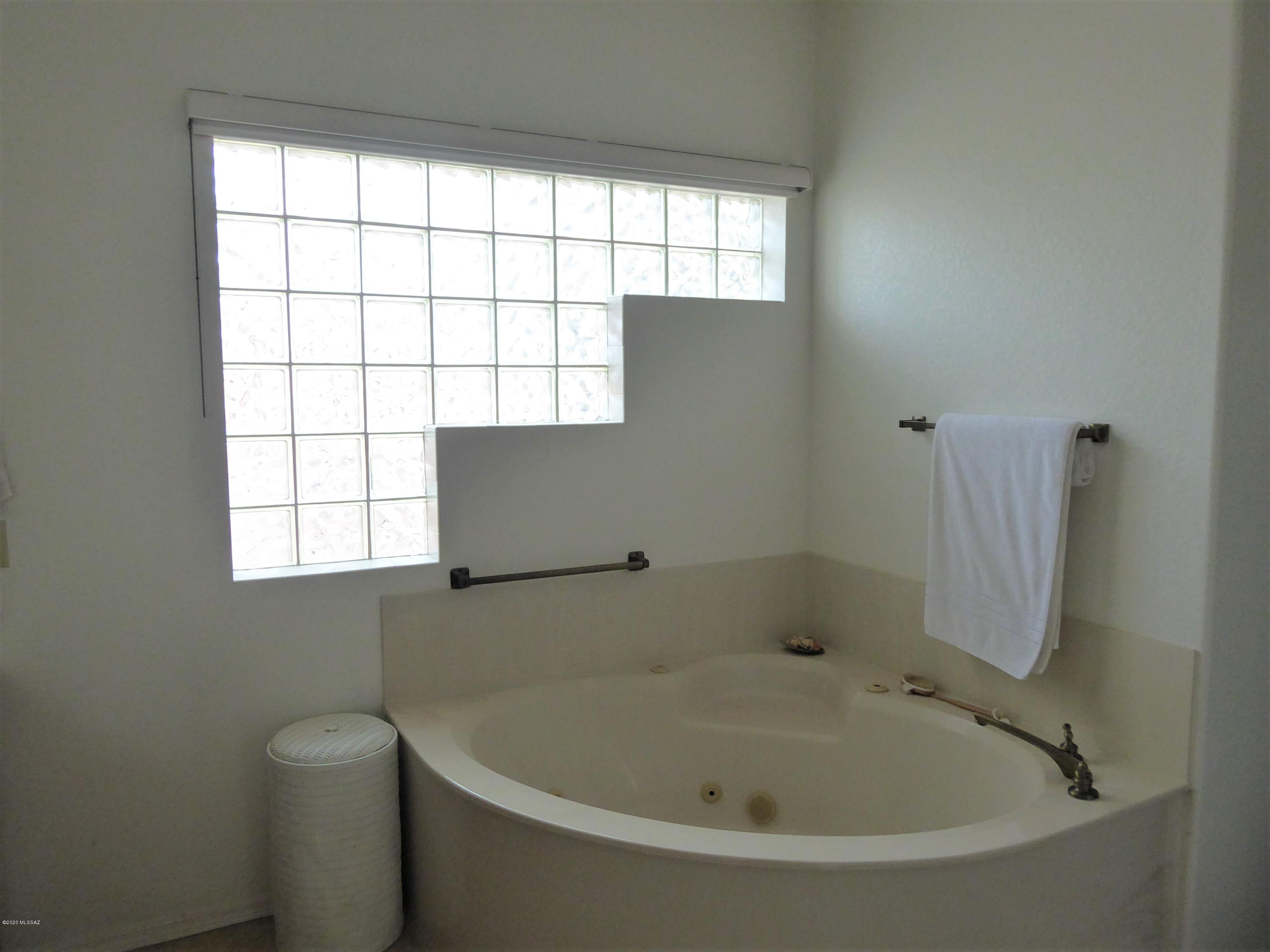 1421 North Bank Swallow Road Green Valley, AZ 85614 - Photo 7 of 31 Gallery Image 7