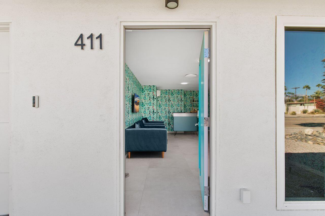 411 East Racquet Club Road Palm Springs, CA 92262 - Photo 3 of 35 Entrance