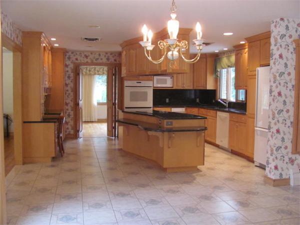 38 Huckleberry Road West Lynnfield, MA 01940 - Photo 6 of 30 Gallery Image 6