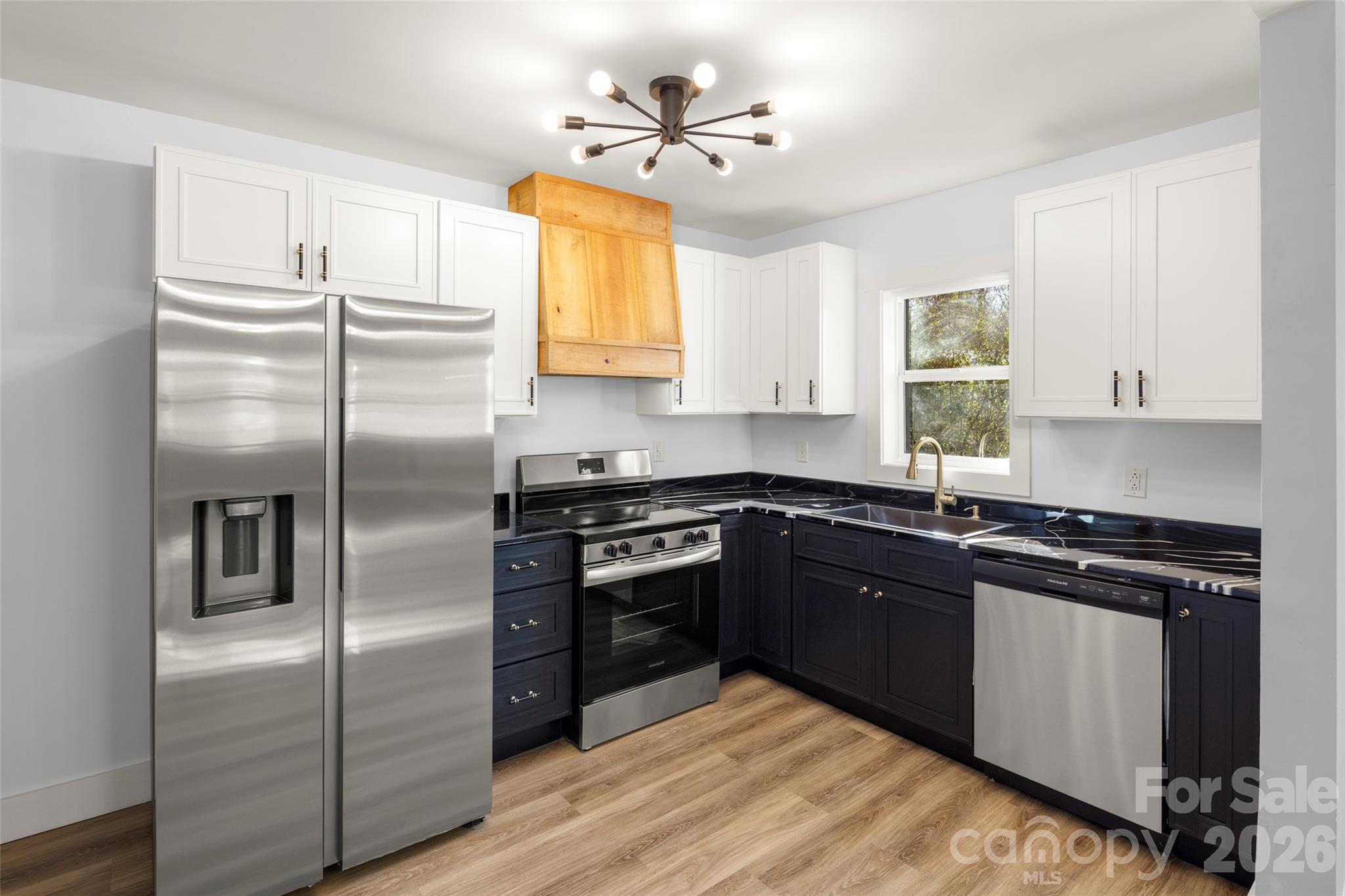 342 North Cleghorn Street Rutherfordton, NC 28139 - Photo 3 of 20