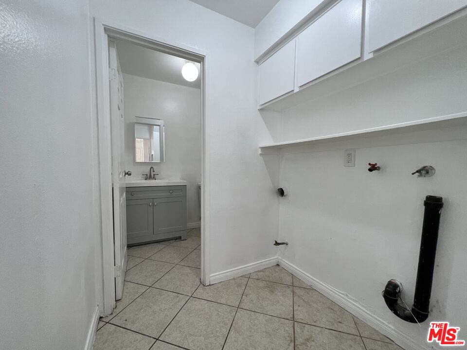418 West Jackson Street Rialto, CA 92376 - Photo 10 of 24 a view of an empty room