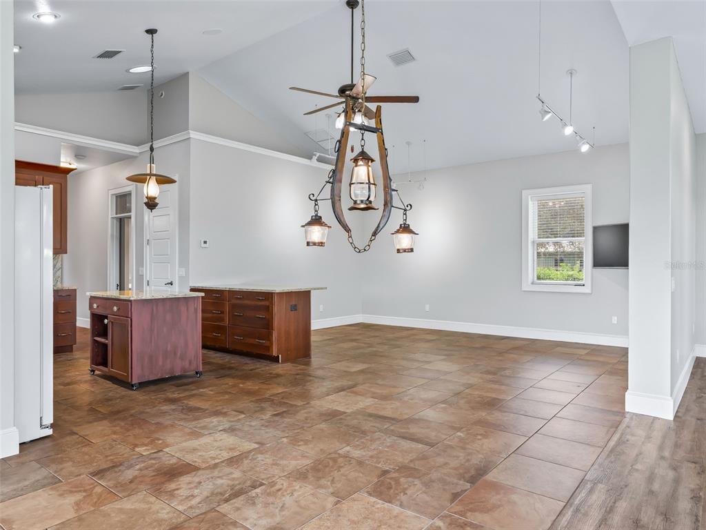 402 Southwest 127th Place Ocala, FL 34473 - Photo 14 of 82