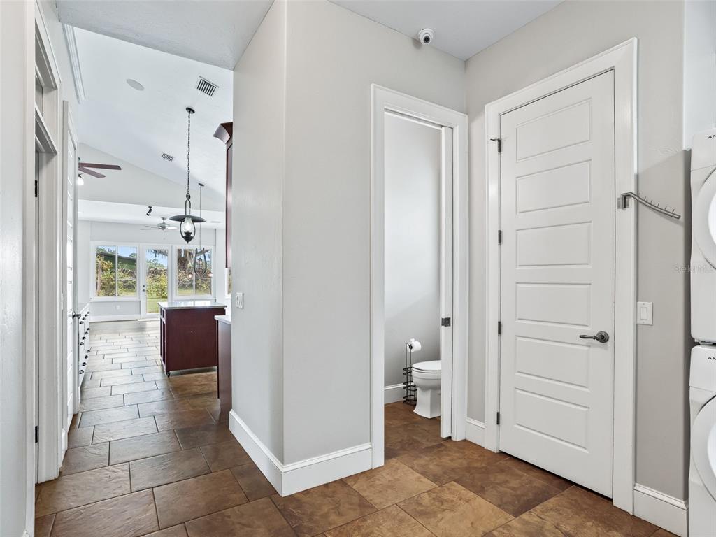 402 Southwest 127th Place Ocala, FL 34473 - Photo 20 of 75 a bathroom with a shower and a toilet