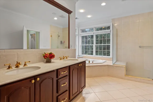 $8,999 | 2995 Laurel Trail, Laurel, NY 11948