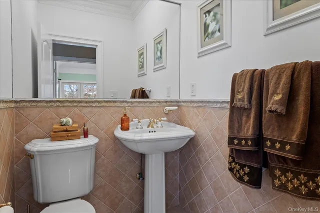 $8,999 | 2995 Laurel Trail, Laurel, NY 11948