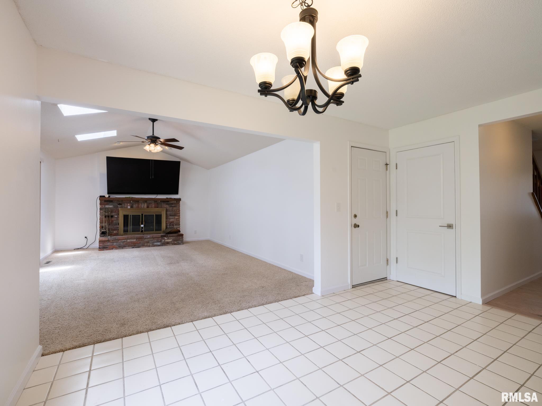 6607 North Camelot Road Peoria, IL 61615 - Photo 10 of 75