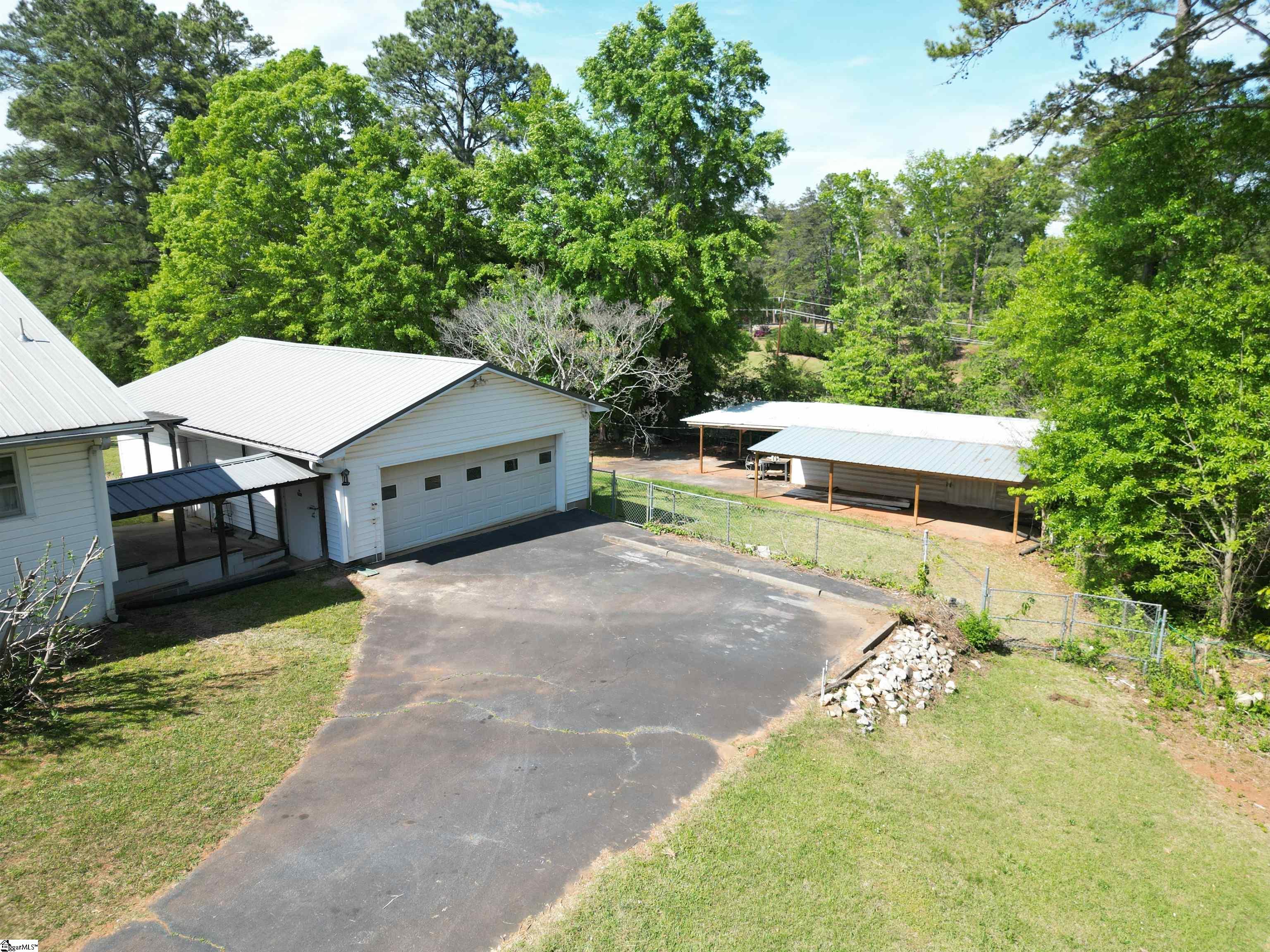 21 Jantzen Court Seneca, SC 29672 - Photo 3 of 44