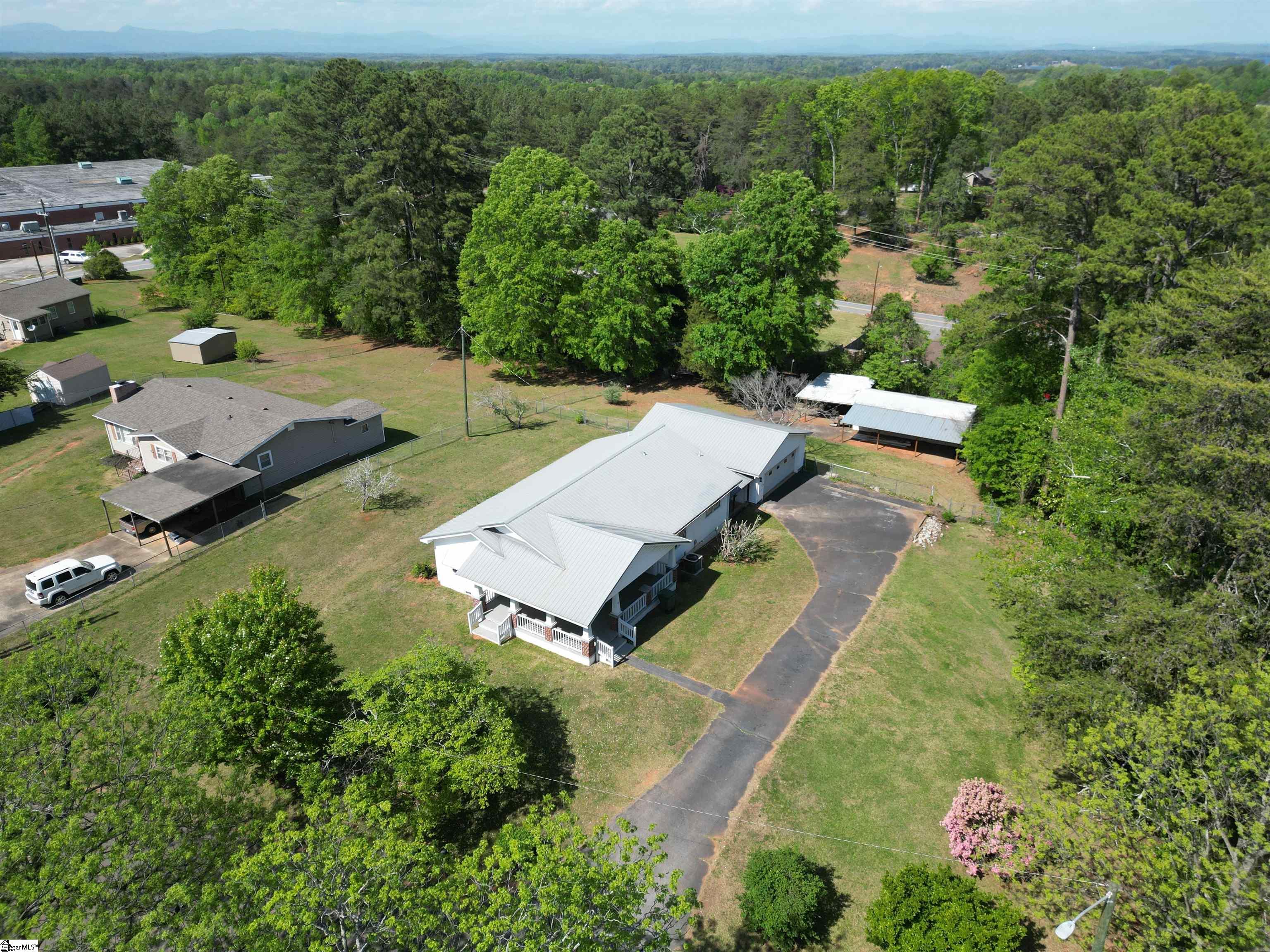 21 Jantzen Court Seneca, SC 29672 - Photo 6 of 44