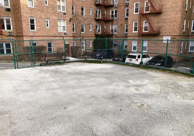 $135,000 | 245 Rumsey Road, Unit 7X, Yonkers, NY 10701