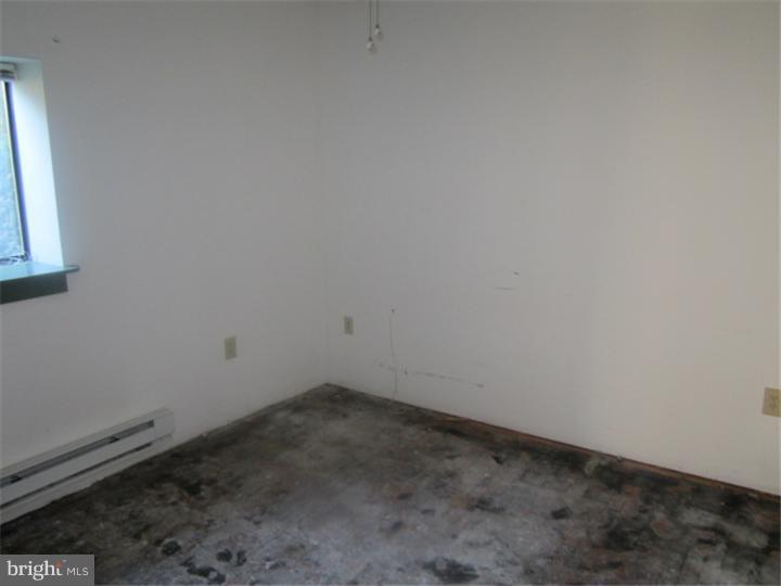 504 6th Street Roebling, NJ 08554 - Photo 10 of 11