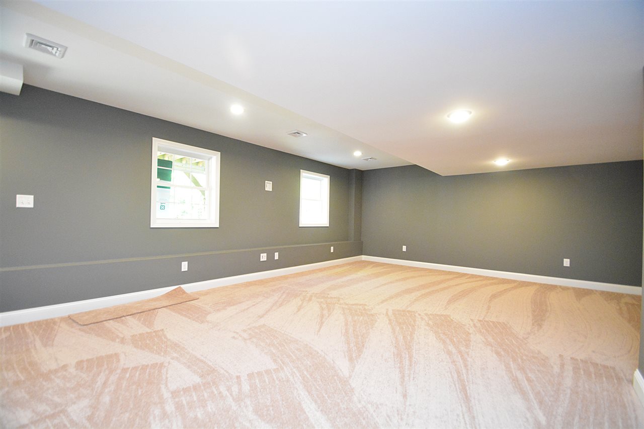 51 Constitution Way Rochester, NH 03867 - Photo 17 of 39