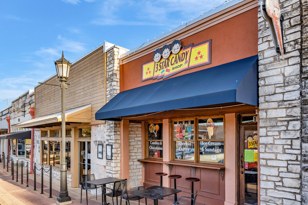 277 Pullman Court Round Rock, TX 78664 - Photo 26 of 28 a view of a cafe with sitting area