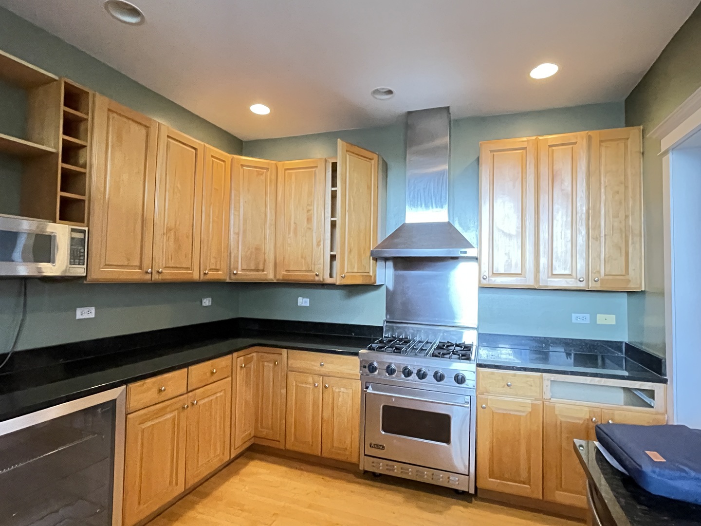 7662 North Sheridan Road, Unit 3F Chicago, IL 60626 - Photo 7 of 17 Gallery Image 7