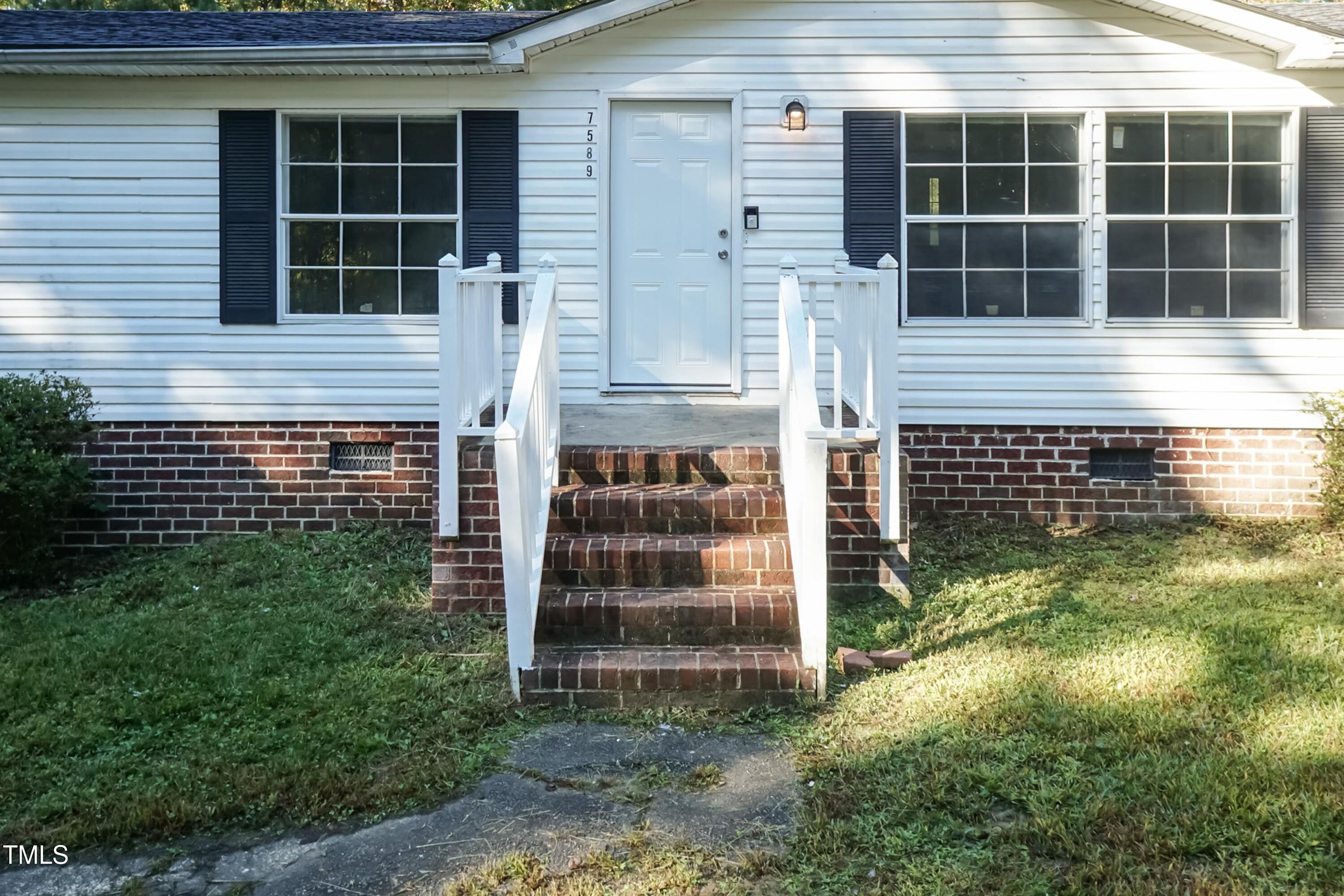 7589 Sam Hall Road Oxford, NC 27565 - Photo 6 of 40 Porch 01