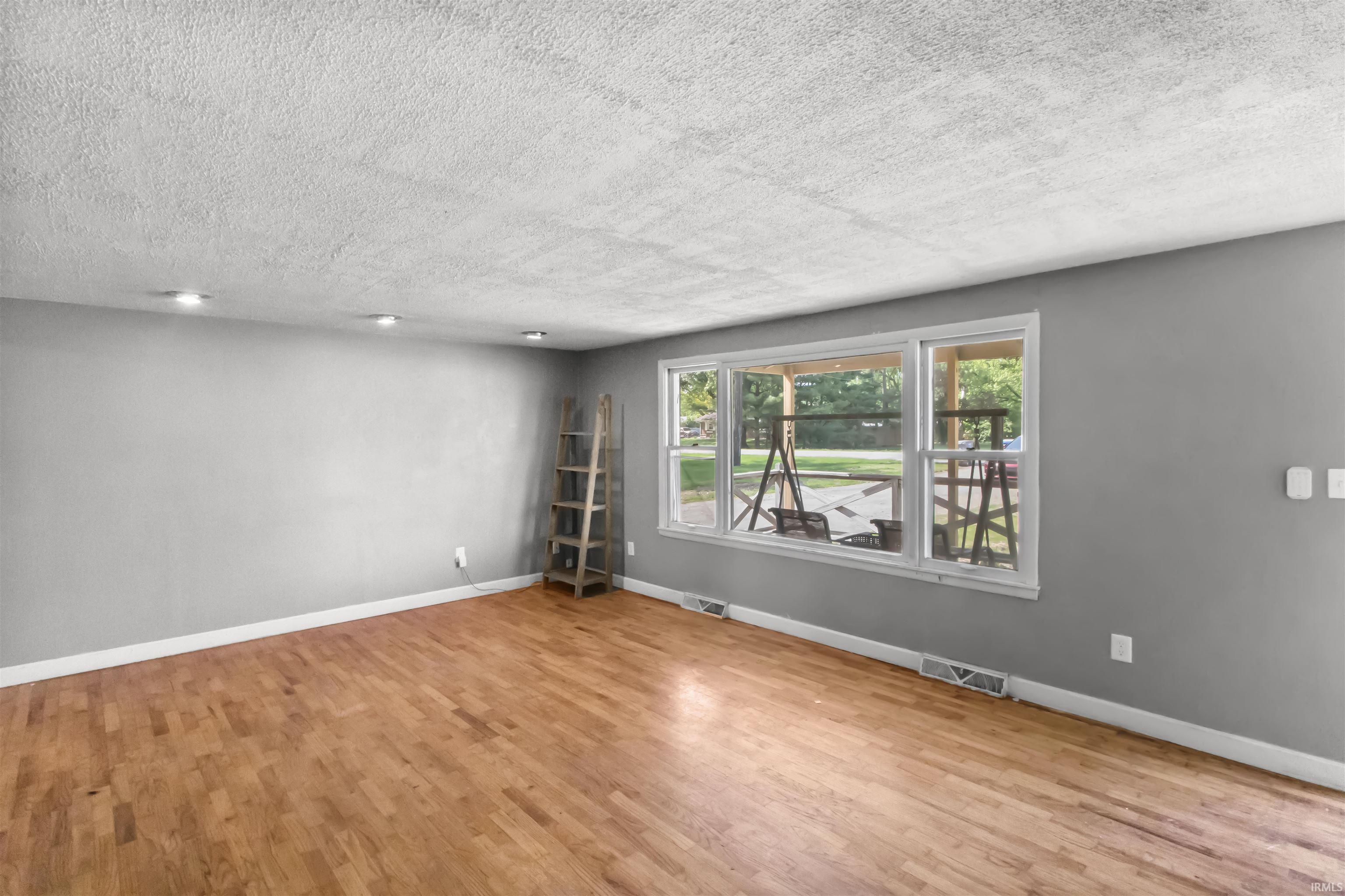 1209 East Alto Road Kokomo, IN 46902 - Photo 3 of 22 Gallery Image 3