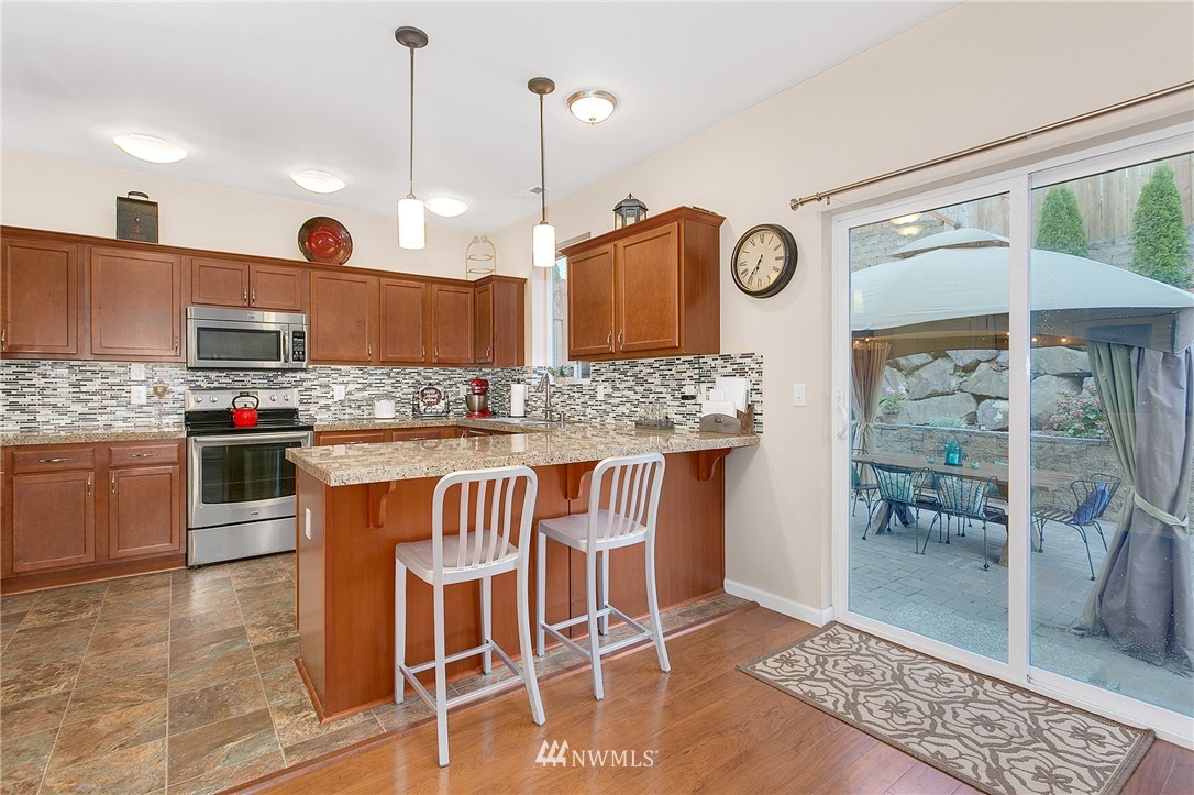 520 Field Place Northeast Renton, WA 98059 - Photo 9 of 21