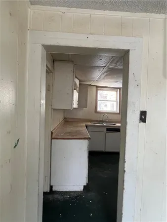 $14,900 | 220 Mylan Street, Oil City, PA 16301