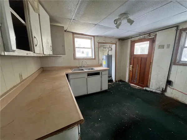 $14,900 | 220 Mylan Street, Oil City, PA 16301