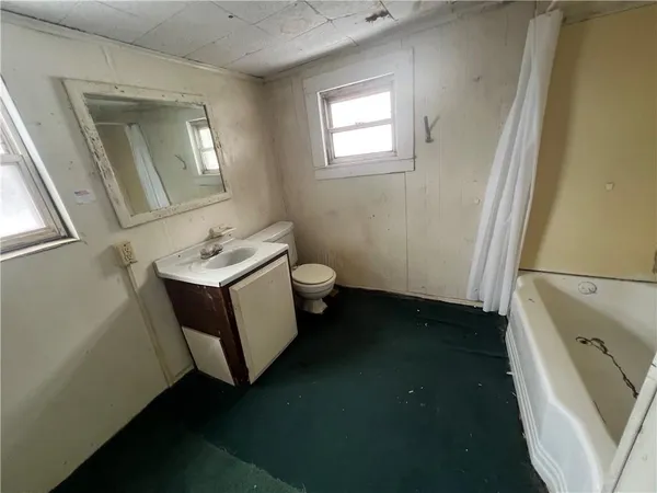 $14,900 | 220 Mylan Street, Oil City, PA 16301