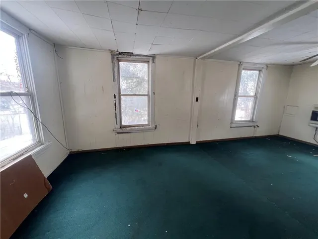 a view of back yard of the house