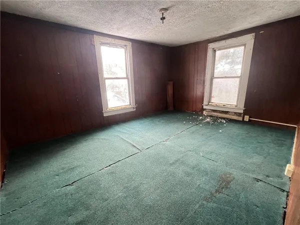 $14,900 | 220 Mylan Street, Oil City, PA 16301