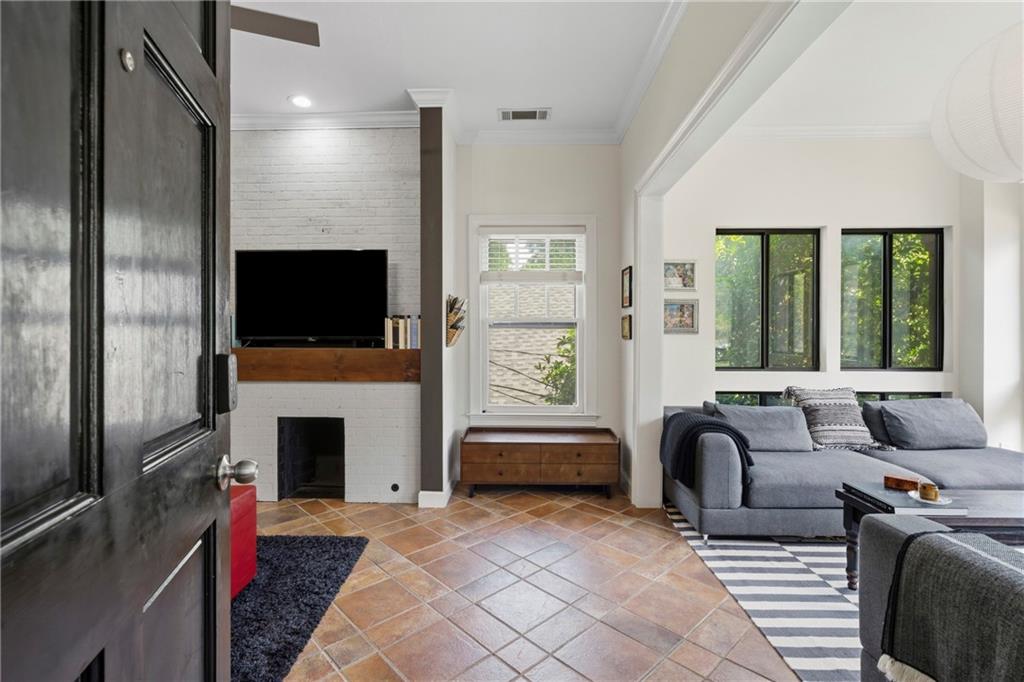 336 5th Street Northeast, Unit 4 Atlanta, GA 30308 - Photo 4 of 36