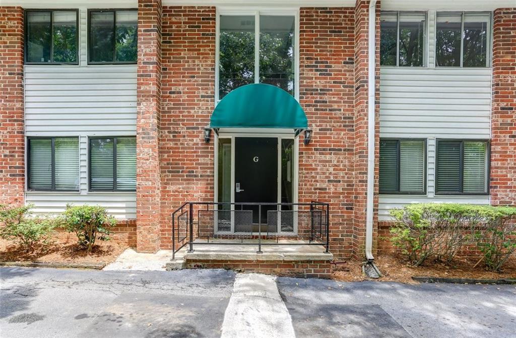 4266 Roswell Road Northeast, Unit G4 Atlanta, GA 30342 - Photo 2 of 21 Gallery Image 2