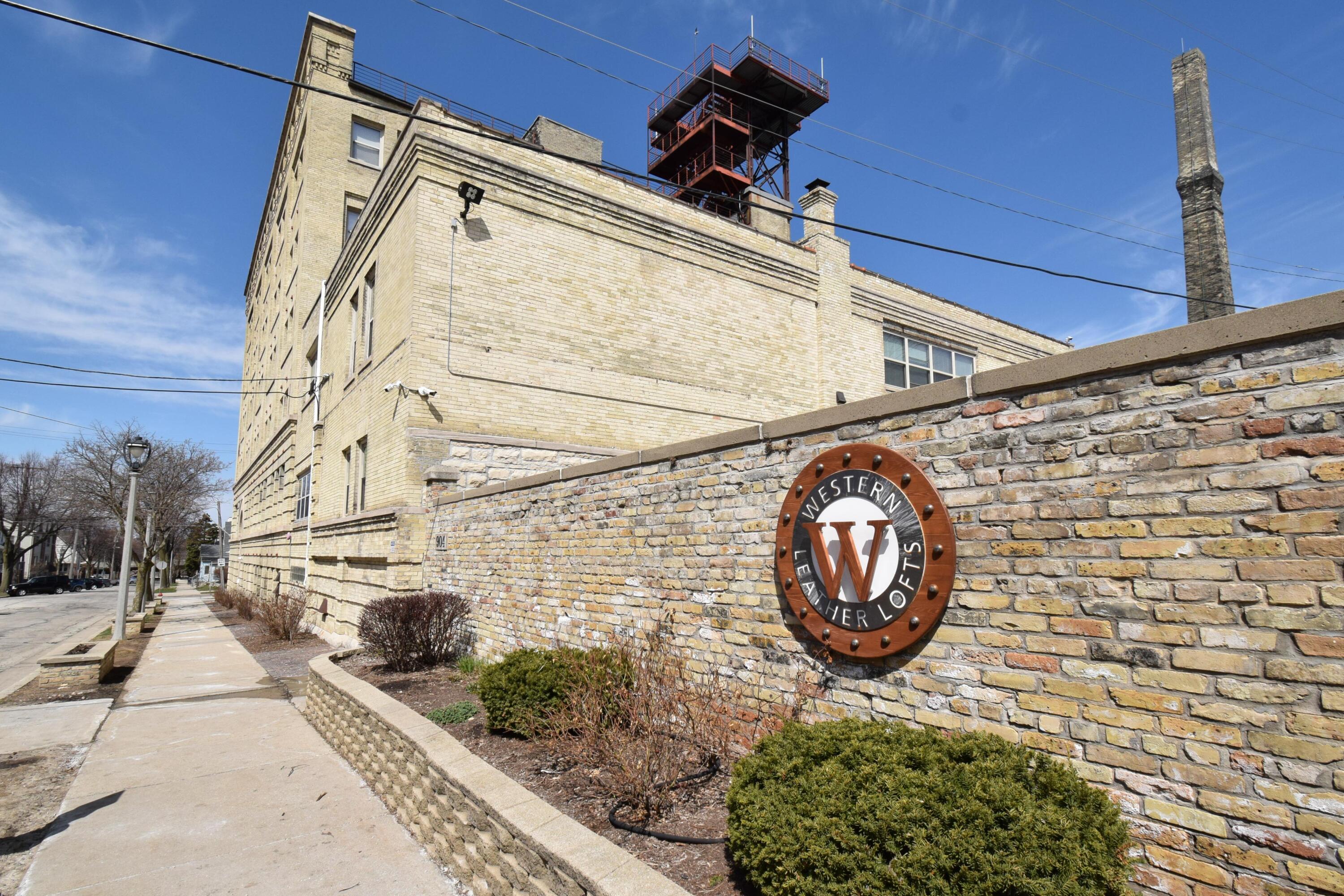 904 East Pearson Street, Unit 401 Milwaukee, WI 53202 - Photo 41 of 43 KPR -2