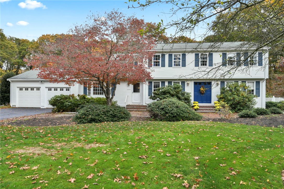 1340 High Hawk Road East Greenwich, RI 02818 - Photo 2 of 23 Gracious front yard