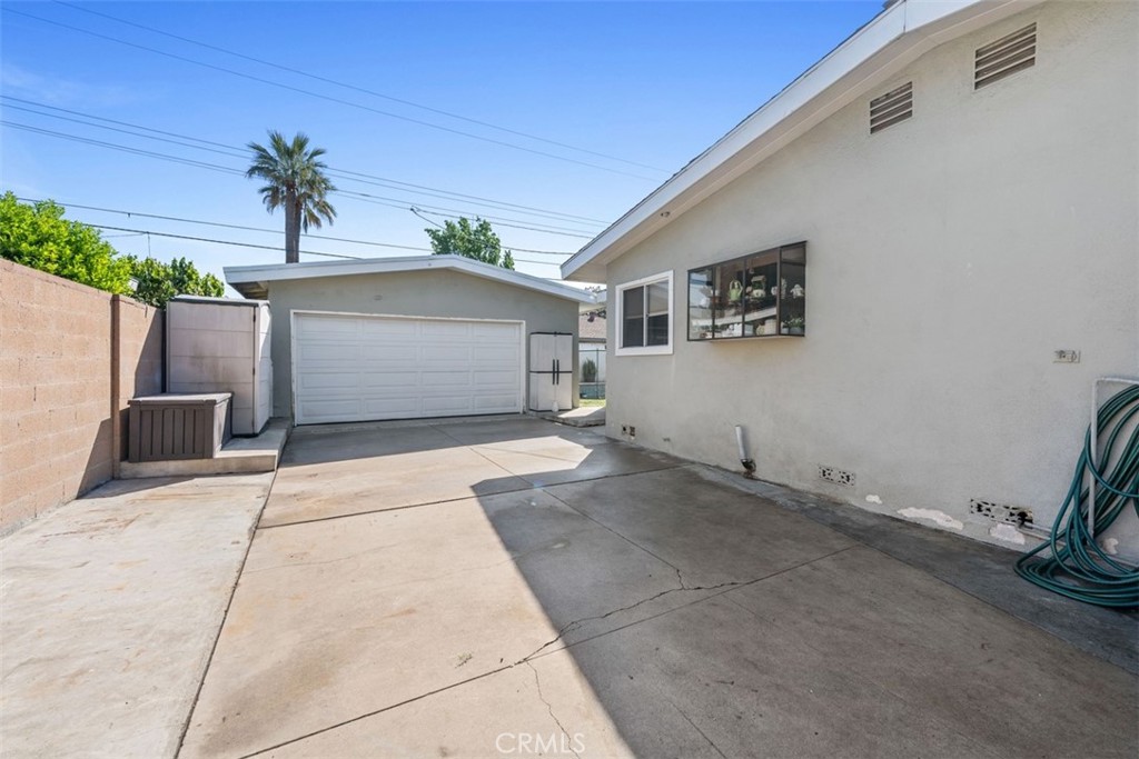 412 South Fann Street Anaheim, CA 92804 - Photo 12 of 12 Gated Driveway