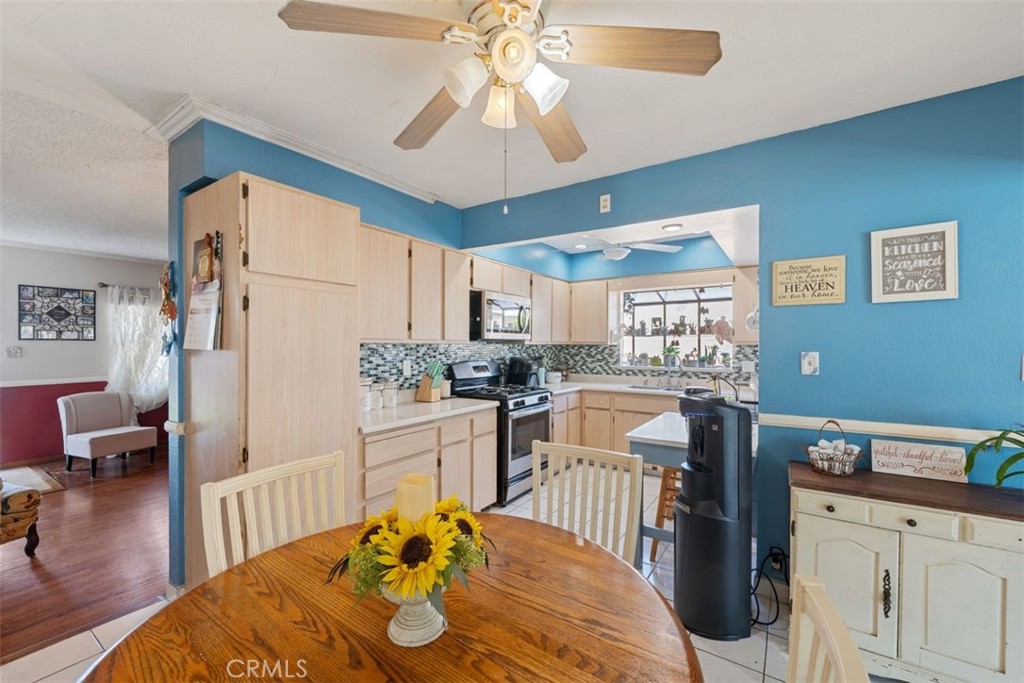 412 South Fann Street Anaheim, CA 92804 - Photo 7 of 12 Dining and Kitchen