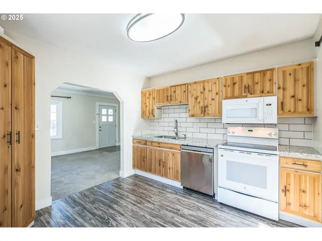 $375,000 | 420 Southeast Linden Avenue, Gresham, OR 97080