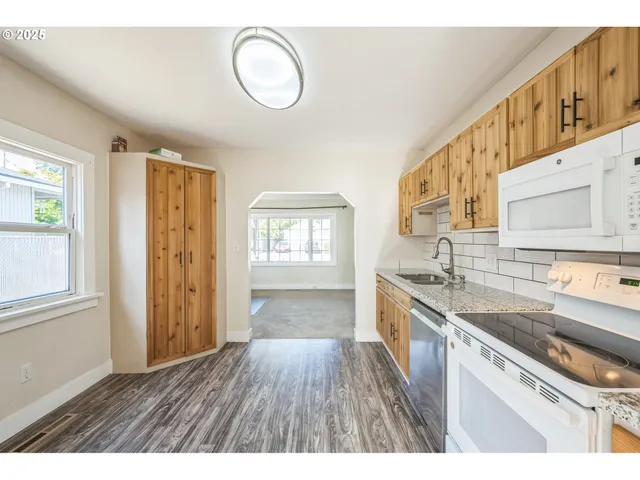 $375,000 | 420 Southeast Linden Avenue, Gresham, OR 97080