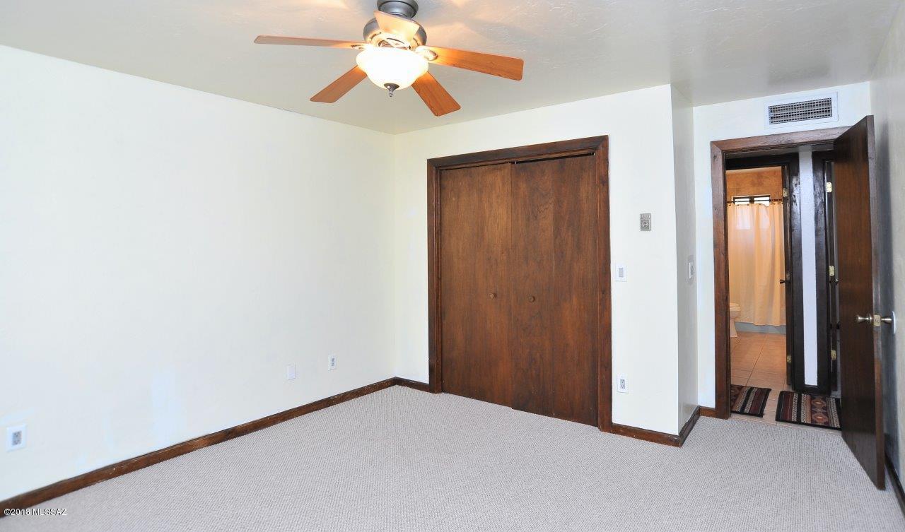 4701 North Bear Canyon Road Tucson, AZ 85749 - Photo 32 of 38