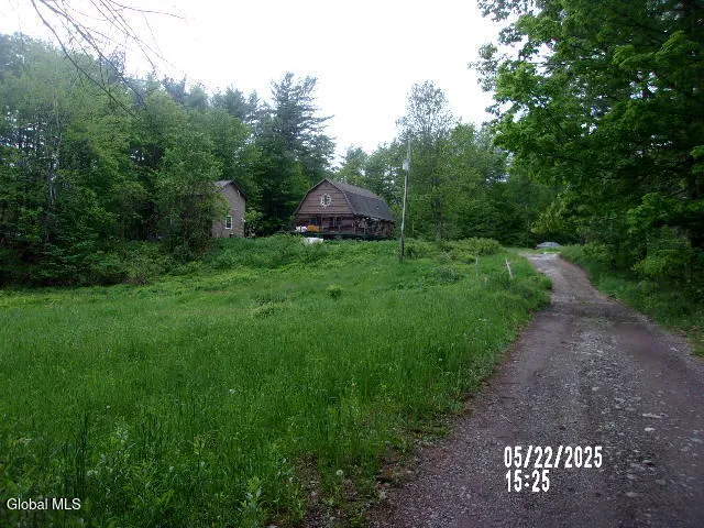 $275,000 | 271 Hickey Road, Hampton, NY 12837