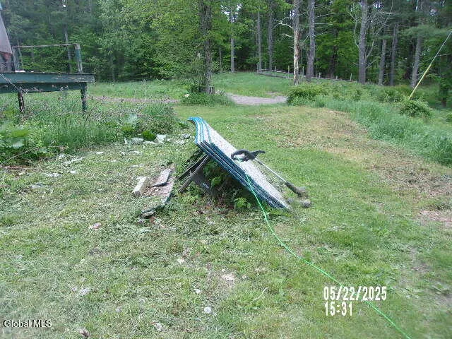 $275,000 | 271 Hickey Road, Hampton, NY 12837