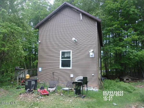 $275,000 | 271 Hickey Road, Hampton, NY 12837
