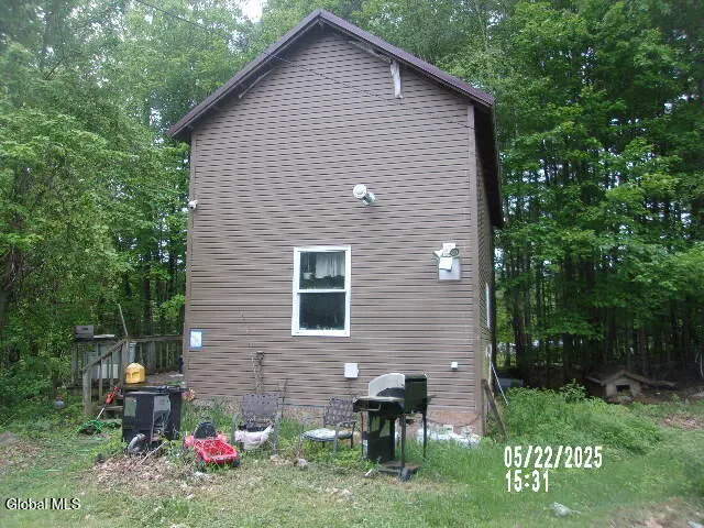 $275,000 | 271 Hickey Road, Hampton, NY 12837