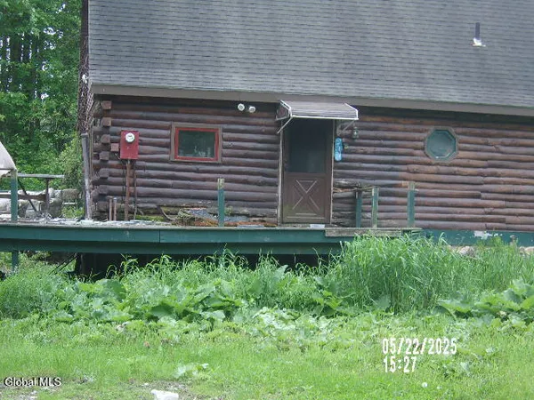 $275,000 | 271 Hickey Road, Hampton, NY 12837